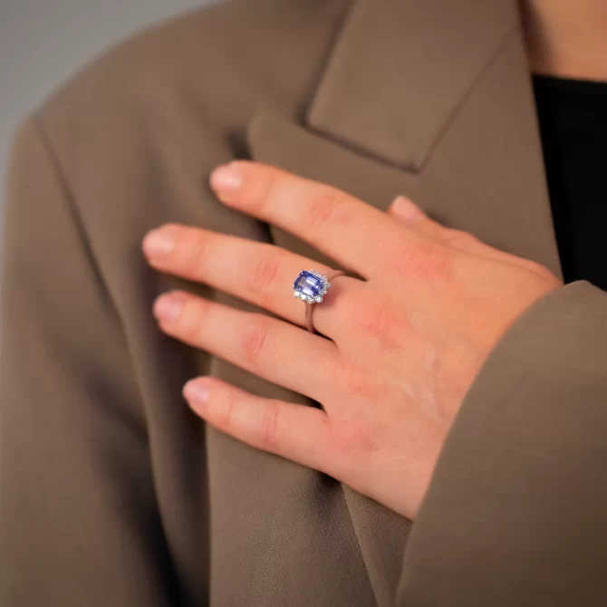 ANELLO CON TANZANITE E DIAMANTI - Image 2