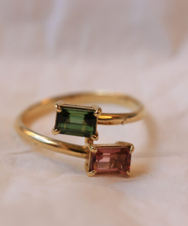ANELLO CONTRARIÈ IN ORO CON TORMALINA